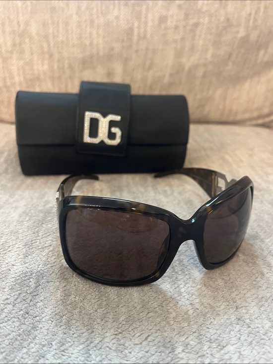 Dolce & Gabbana Accessories - Dolce & Gabbana Tortoiseshell Brown Oversized Sunglasses
